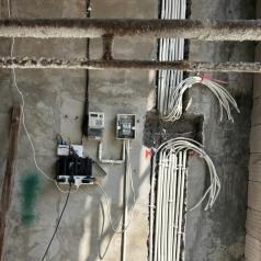 Electrical distribution board and router cabling